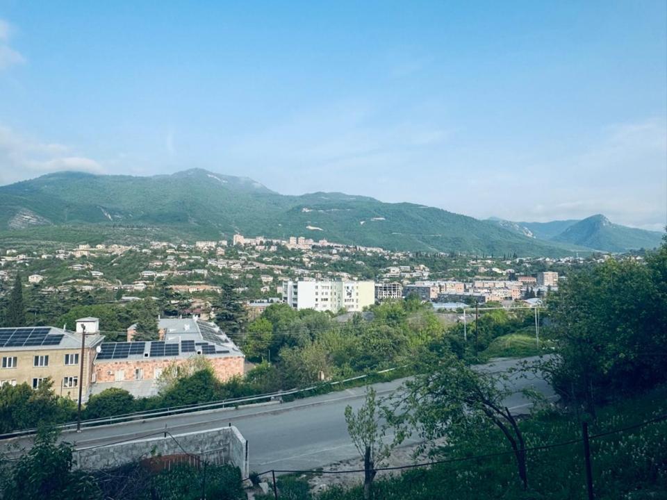 Lyucie Guest House Ijevan Ngoại thất bức ảnh